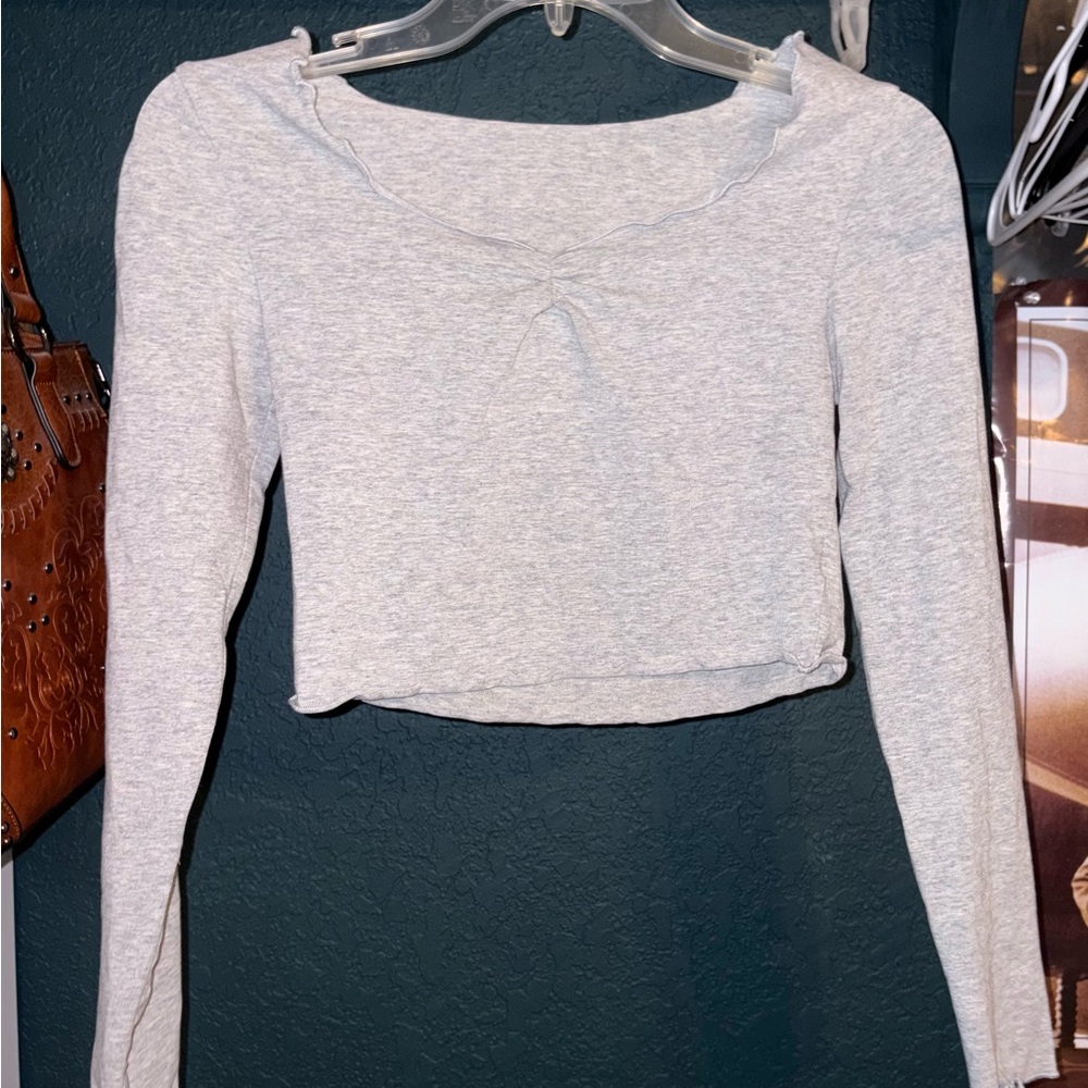 SHEIN Light Gray Long Sleeve Cropped Top